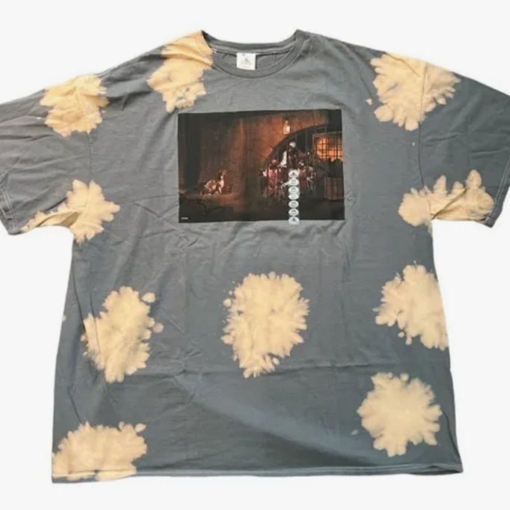NWT PIRATES OF THE CARIBBEAN T SHIRT